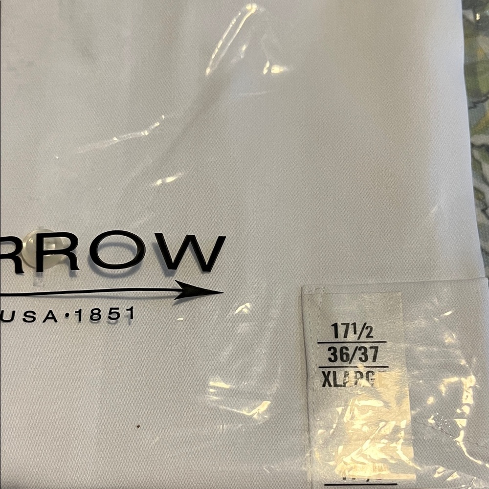 Arrow Men's Classic White Dress Shirt - Picture 3 of 4